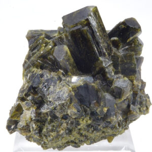 Epidote Pérou 8.1x3.5cm (epip1-7)