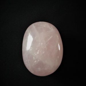 Quartz rose "galet" 5.5x4cm (gqro4)